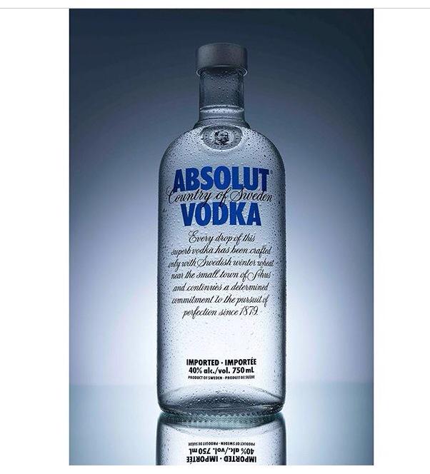 #played with #absolutvodka @AbsolutCanada such a sleek #bottle 🍸