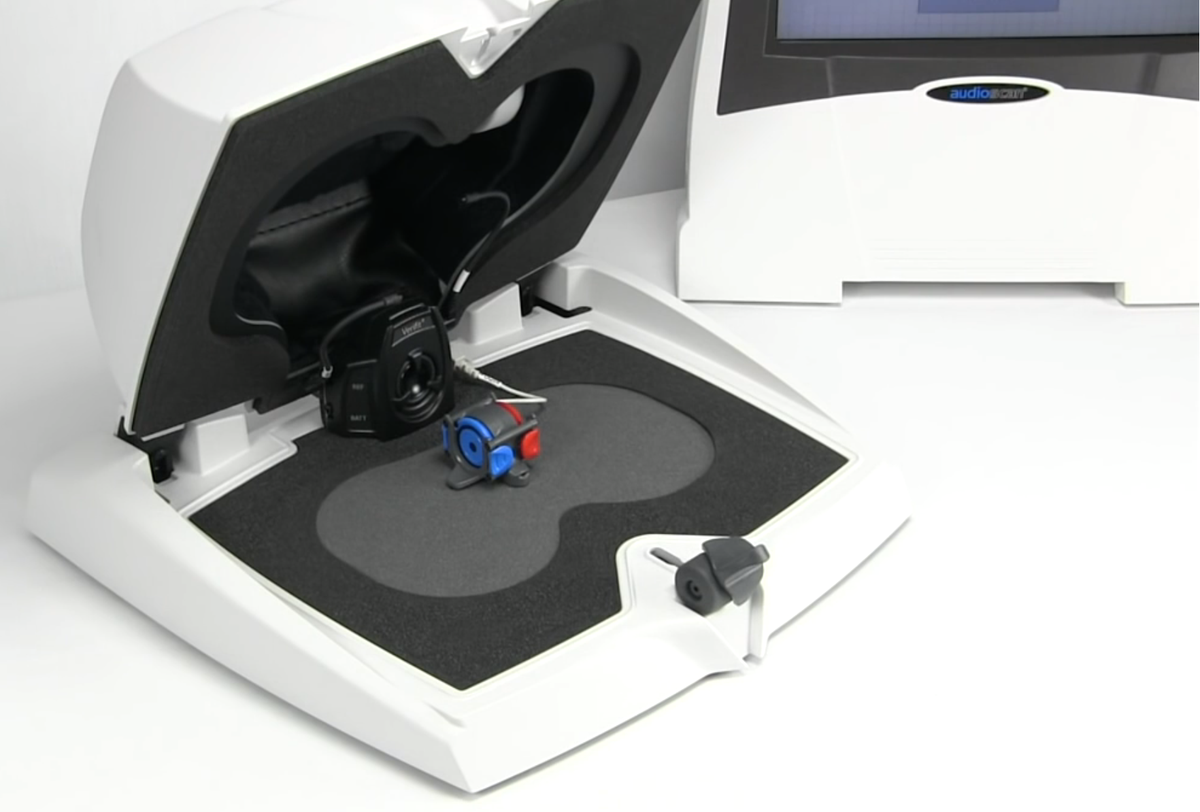 audiologyonline's tweet photo. Verifit 2: Coupling hearing instruments in the binaural test box. #Audioscan: http://t.co/VhJDUbInv3 http://t.co/UjmeMlazNW