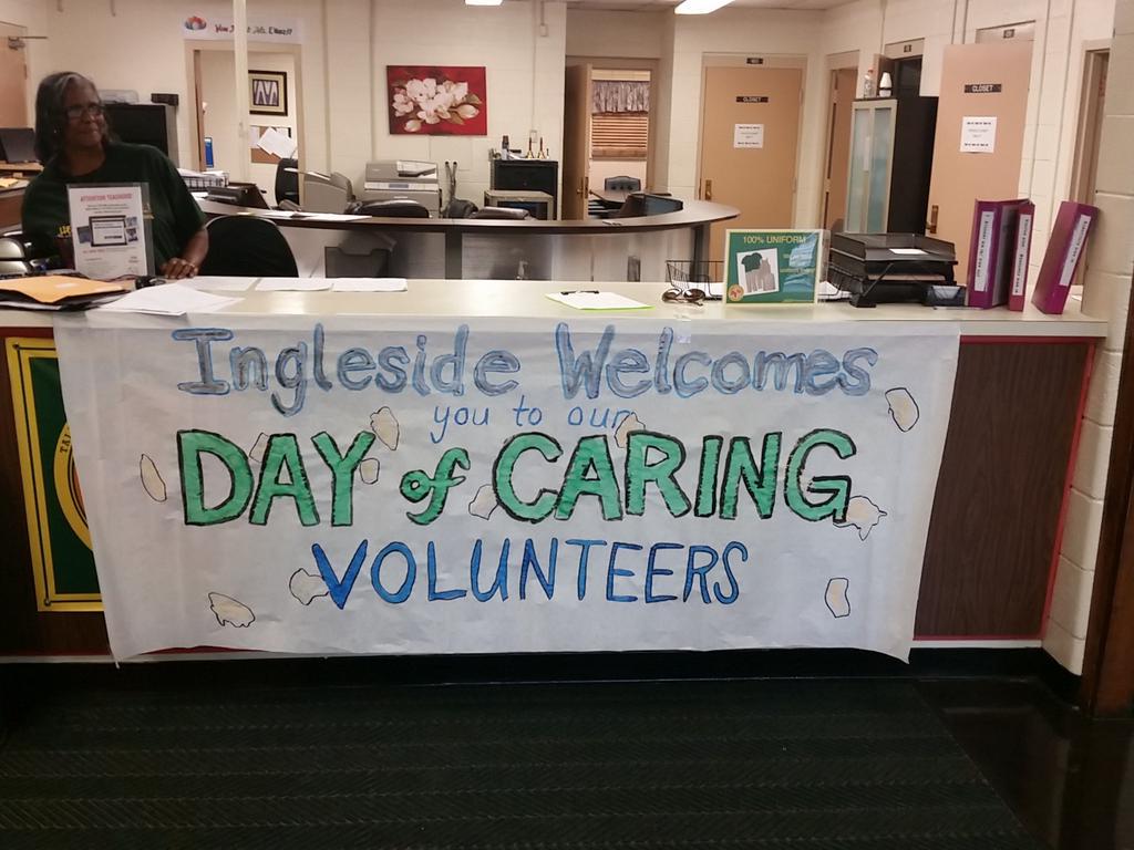 inglesideTigers's tweet photo. Ingleside welcomes @clarknexsen #HRSD and #NFT to our day of caring!  #IamNPS http://t.co/cfNj3FFhiW