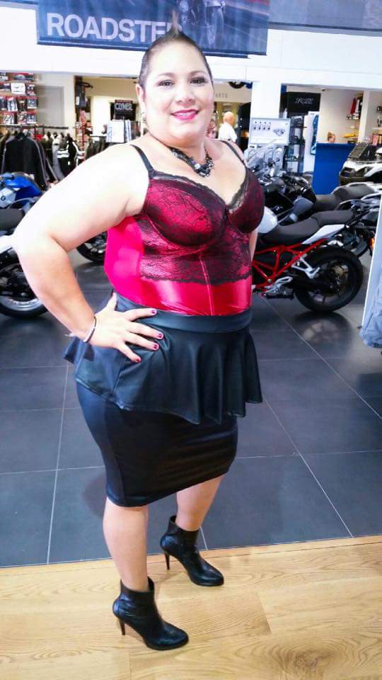MyPlusmysize's tweet photo. Plus model Michelle @PlusMyVoice
#plusisequal #breastcancerSURVIVOR #plussizefashion #modelsister http://t.co/I4hllDV5sJ