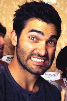  Happy birthday Tyler Hoechlin 