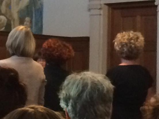 Vlaskamp complimenteert @PetraPoppes. Voorbeeld eigen #promotieonderzoek; er zijn voor de 'echte' vraag van de ander!