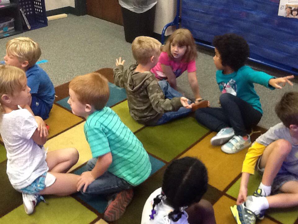 HESKaufman's tweet image. We are learning that readers talk about their thinking #comparingandcontrasting