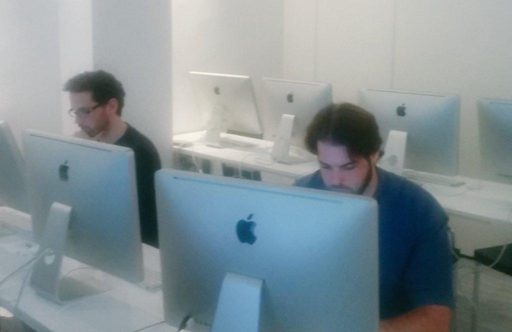 NettDigital's tweet photo. #EmprendedoresNETT entre redes buscando sinergias para sus proyectos http://t.co/JgmUHXvegi