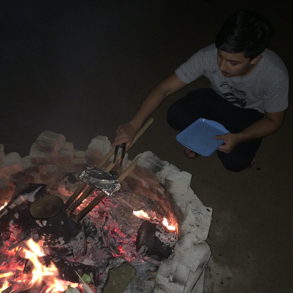 HurinDiyanah's tweet photo. BBQ NIGHT #UPCrew #SyedTurns19 http://t.co/7zwFvrOwhn