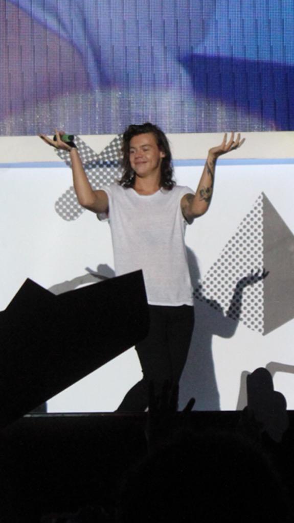 murrayous's tweet image. Totally forgot to put these up from buffalo #OTRABuffalo #OTRATour #onedirection @Harry_Styles