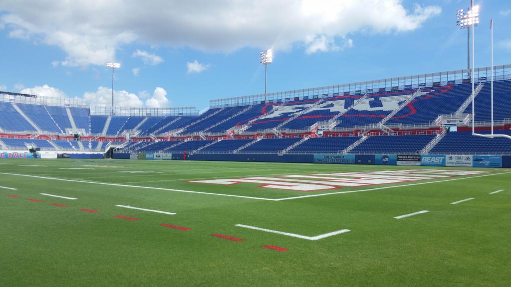 FAUAthletics's tweet photo. Tonight at 8pm. Be #OWLin http://t.co/vmBJfZXxts