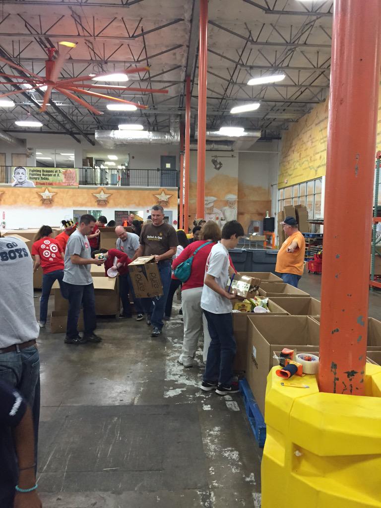 iceroyal88's tweet image. G391 volunteers at North Texas Food Bank this morning supporting community!! #911day #TargetVolunteers