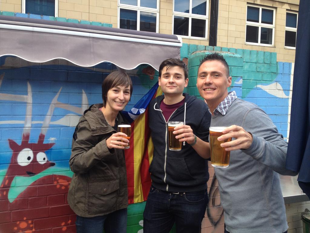 PetroleumJazz's tweet photo. Learn Catalan at Sheffield! Celebrating the Diada Catalana and learning about 1714! #SheffCat http://t.co/FTXaxtaON5