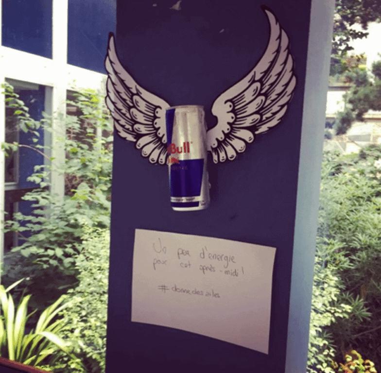 La on a un partenariat avec Redbull laa !! #BDE #redbull #donnedesailes