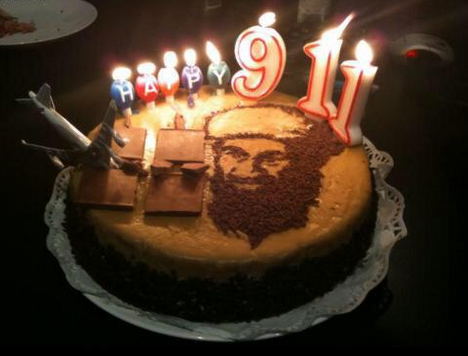 eboIa_chan's tweet photo. HAPPY BIRTHDAY SENPAI http://t.co/eZAVMSTToX