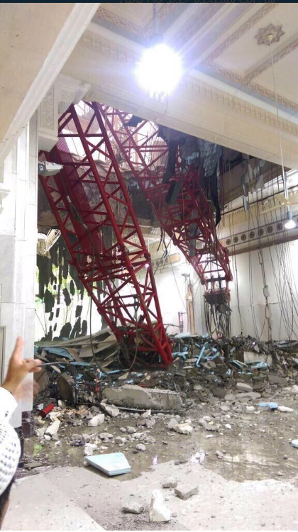 AJArabic's tweet photo. الدفاع المدني السعودي: 62 قتيلا على إثر #سقوط_رافعة_في_الحرم المكي http://t.co/vUKYwEiNw7