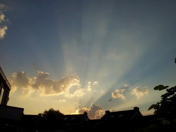 SexHans's tweet photo. Mooie zonsondergang ff genieten nog http://t.co/Y45Xf8AHHM