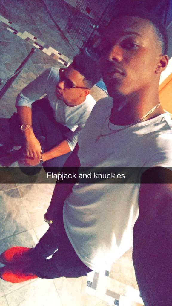 Deezypyrexx's tweet photo. Happy Gday to my brova!! #4Lord #Leg 💯🙌🏾 http://t.co/t0Bn8zekOi