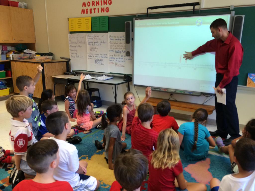 WOSnews's tweet image. #mrspenoWOS&apos;s students strategize and collaborate while they play &quot;Guess My Number&quot;