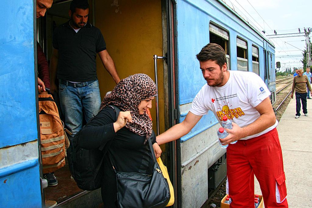 Since June 80k+ #migrants have entered #FYRoM from Greece.See how we're scaling up our support bit.ly/1F2kgZm