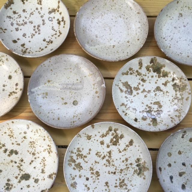 AlizarinGallery's tweet photo. We are now taking holiday orders for custom tableware by artist Matt Hallyburton! #durhamart #durhamartists #pottery http://t.co/hxtnbn4AfT