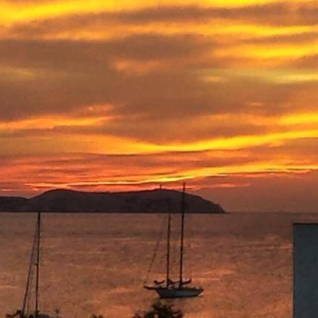 IbizaClubNews's tweet photo. Red sky at night http://t.co/I8rz4aaIsl