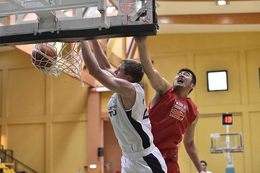 L'<a href="/AcquaVitasnella/">AcquaVitasnella</a> sconfigge gli Shanghai Sharks per 96 a 48 e vola in finale al Torneo Città di Jesolo #SerieABeko