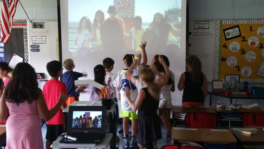 4thgradefab's tweet image. Taking a well deserved brain break! @GoNoodle #firstweeksuccess
