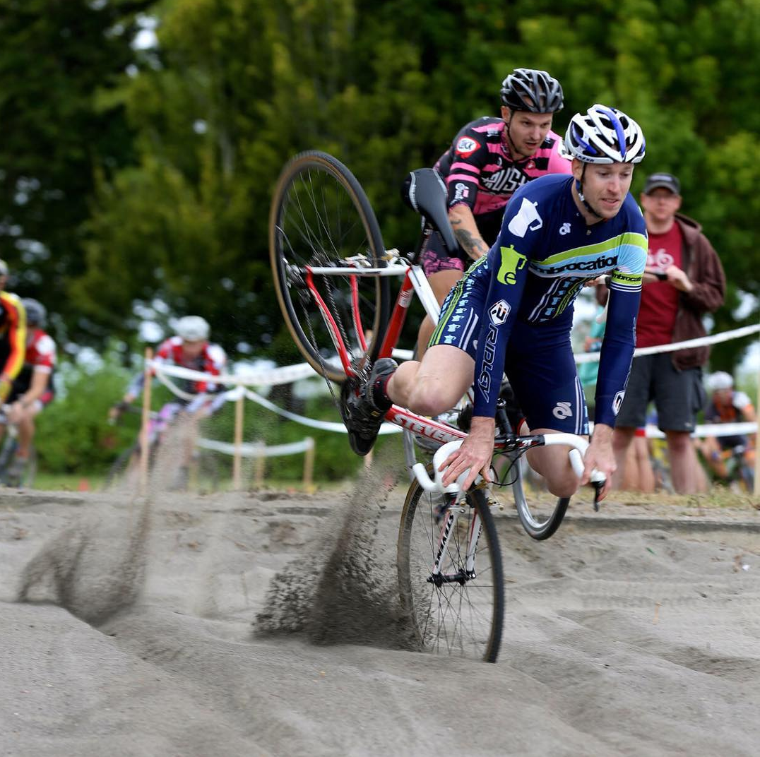 SellwoodCycle's tweet photo. Who's stoked for #HetMeerCX tomorrow? It's gonna be an awesome race. See you out there! (📷: @mathowie ) #gprm #obra http://t.co/63vPF29rV5