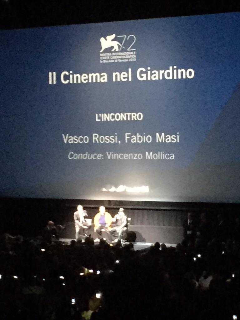 agnystar's tweet image. Sono al #VascoNight #VascoRossi #FabioMasi @momentosera 😍