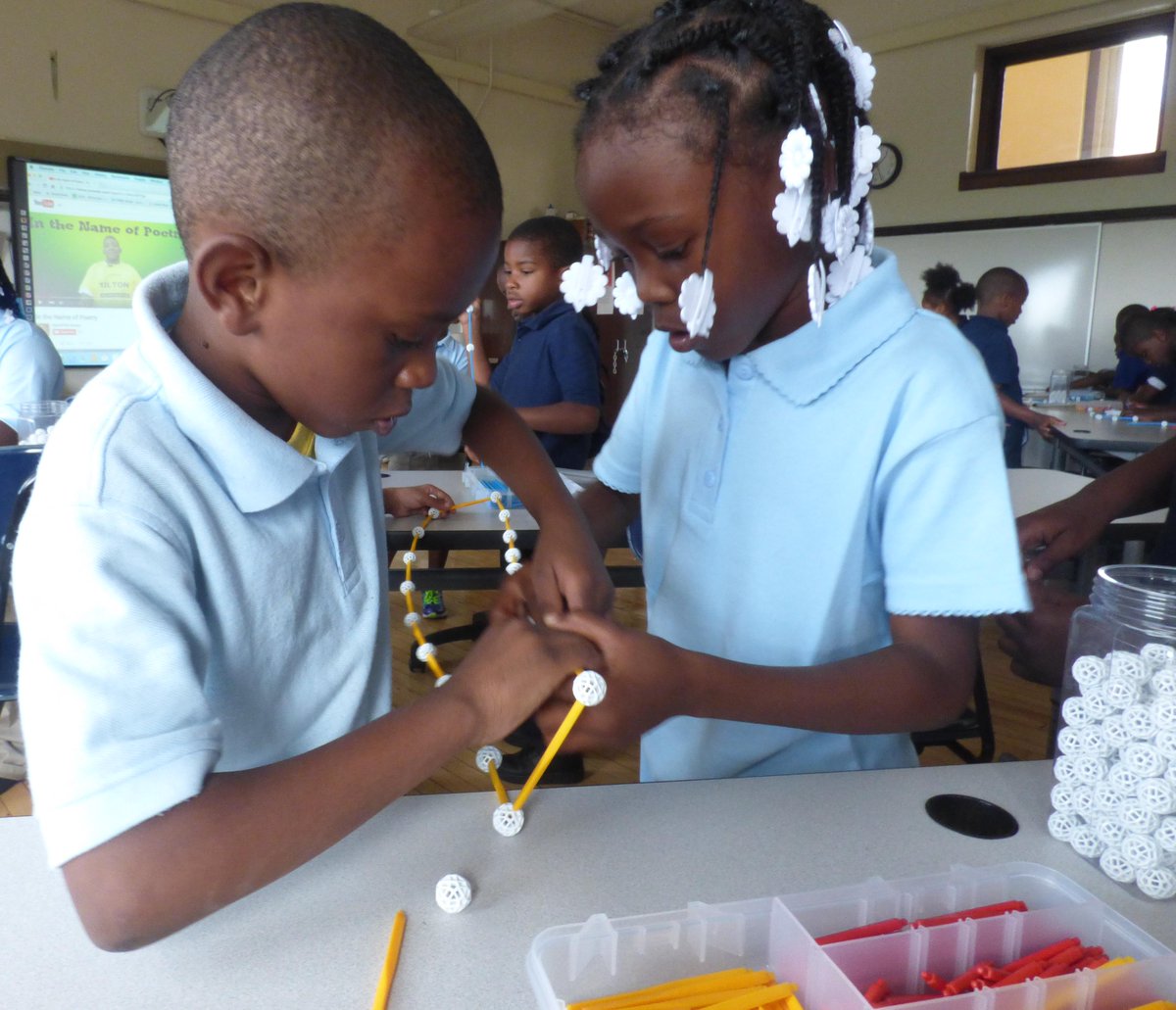thomas_sherlock's tweet photo. It takes both sides to build a bridge. #2ndGradeSTEM @TiltonSTEM @ChiPubSchools http://t.co/4X3GIrMLoh