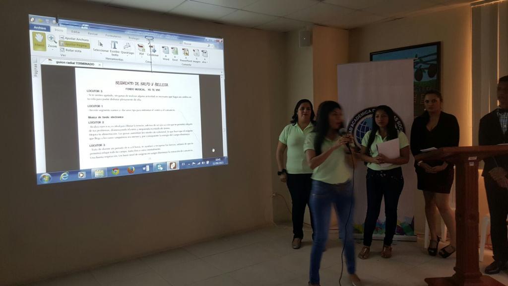 5to semestre con su proyecto de carrera haciendo presencia #CafeComunicacional