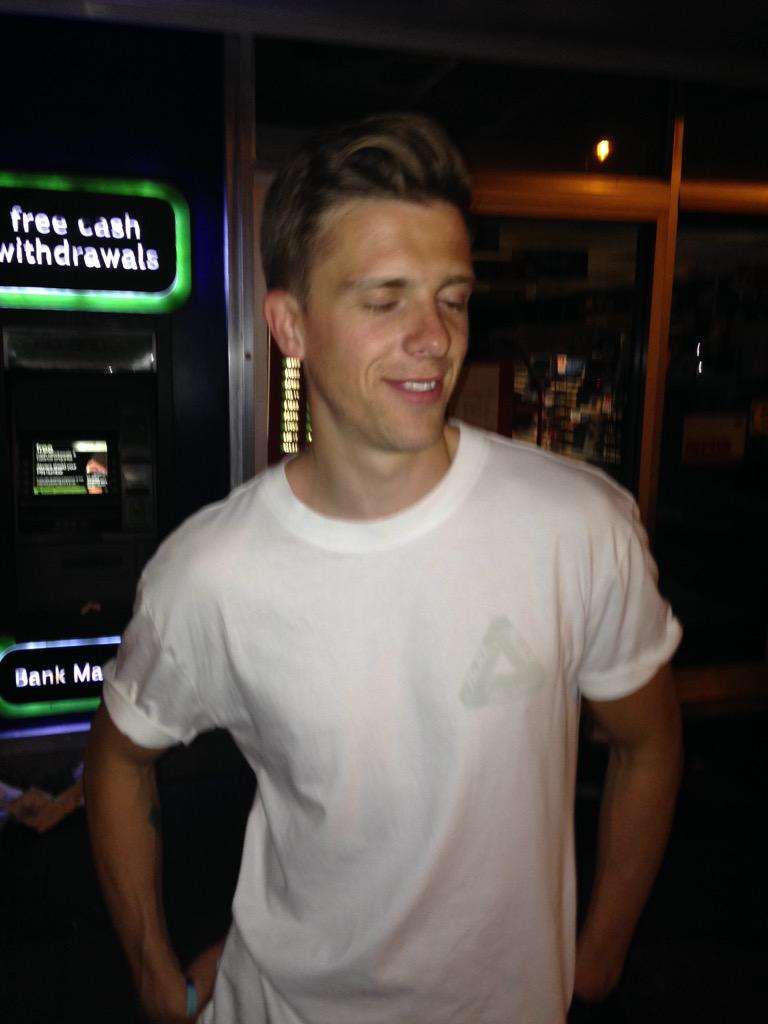 ChloeManners's tweet photo. @MikeyLescott http://t.co/DhDQnog7Px