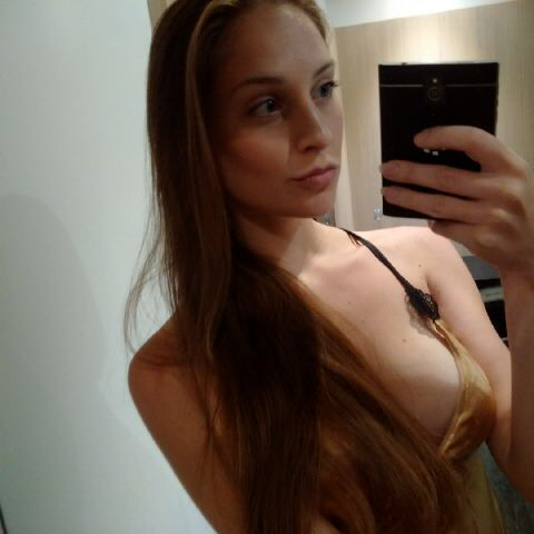 Notte e baci sempre #amazing #London qui per il #weekend 🇬🇧💋 http://t.co/Nuv1WCMnZP<a href="/tag/amazing"class="tags">#amazing</a><a href="/tag/london"class="tags">#London</a><a href="/tag/weekend"class="tags"><span>#weekend</span></a>