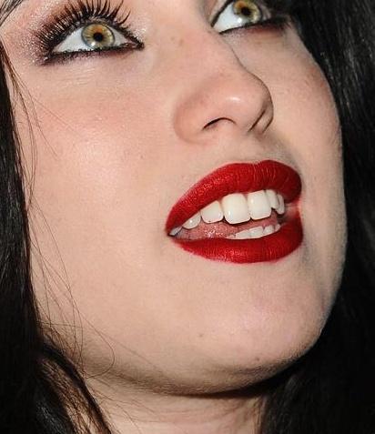 cbellodovsky's tweet photo. 1 RT = 1 VOTO pelos dentinhos da @LaurenJauregui ♥
#VideoVeranoMTV Fifth Harmony http://t.co/qYEnMvPhBu