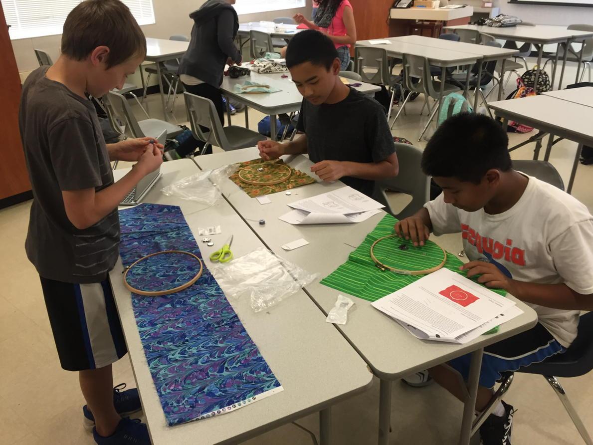 TechSequoia's tweet image. Learning about e-textile and sewable electronics in Maker&apos;s Academy at Sequoia Middle School.