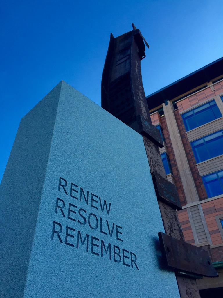 TMFoundation's tweet photo. 1hr until the dedication of the "Renew. Resolve. Remember." #911 Memorial Sculpture. #honorthefallen #NeverForget http://t.co/YgCCPA6Hug