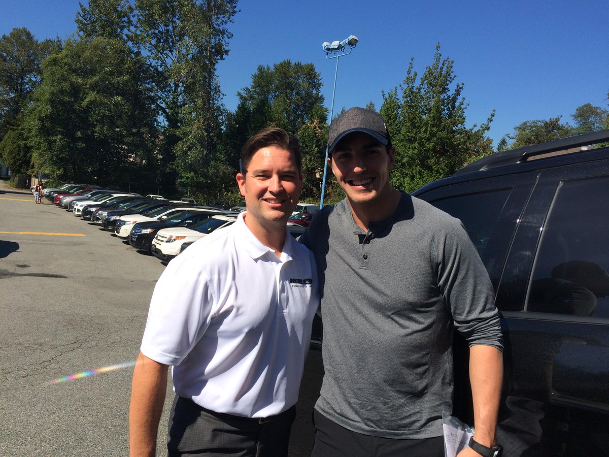 <a href="/aburr14/">Alex Burrows</a> &amp; @kent_magnuson picking up his new Explorer from us and <a href="/MagnusonFord/">Magnuson Ford Sales</a>! Have a great season Alex! #Canucks