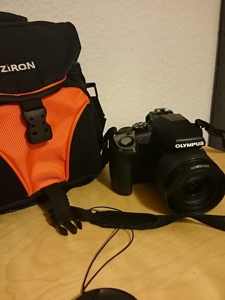 EnrJacVan's tweet photo. Que emoción! Mañana día de fotos Schlaf schön! Wir sehen uns morgen #lfm15 #fotomarathon #leipzig #diadefotos http://t.co/zdxtCmTZK6