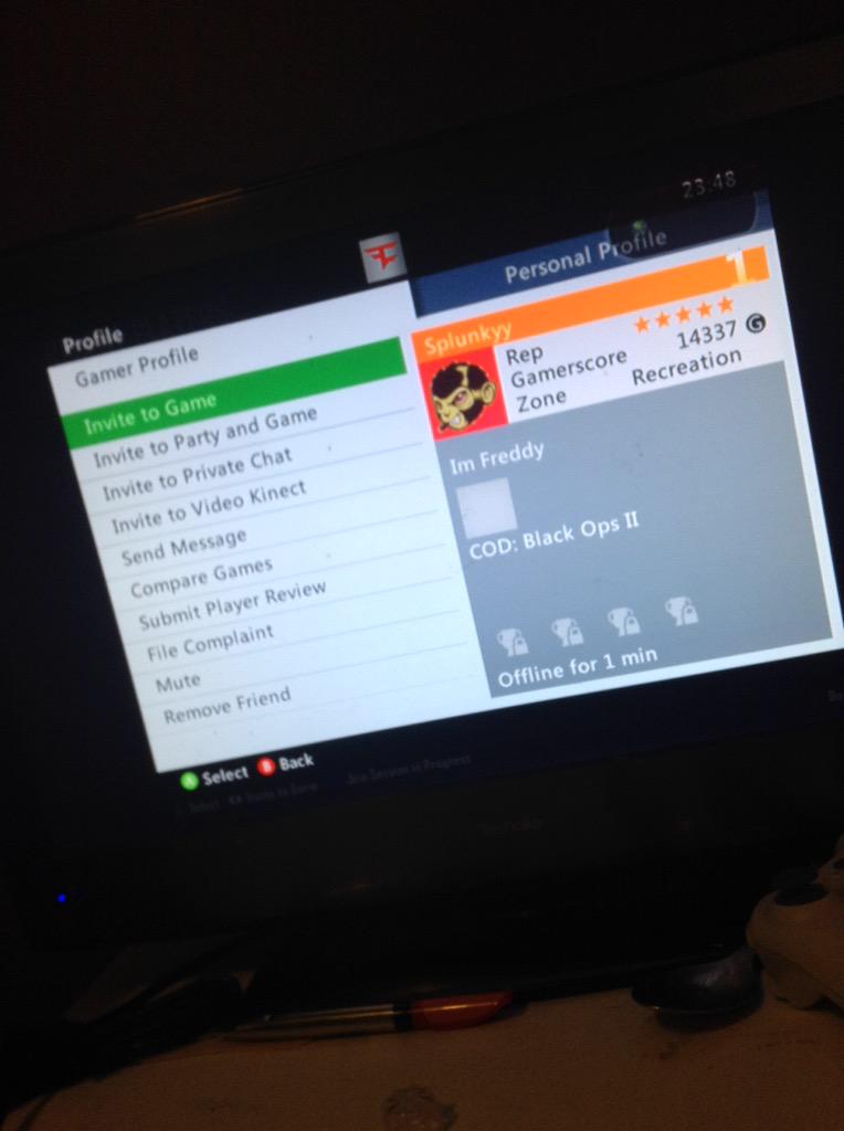 Presyzs's tweet image. Nothing happend geez don't need to kick me what did I do @Splunkyy