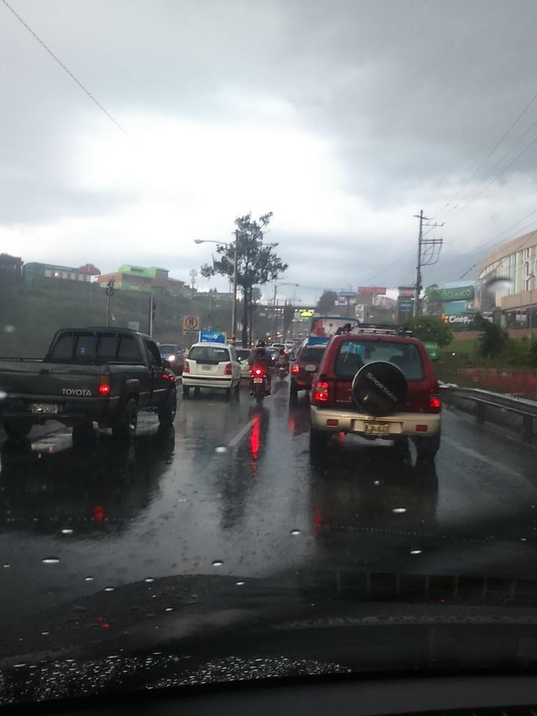 GiovaniCelis's tweet photo. Calle martí http://t.co/mxdFLEfVS4