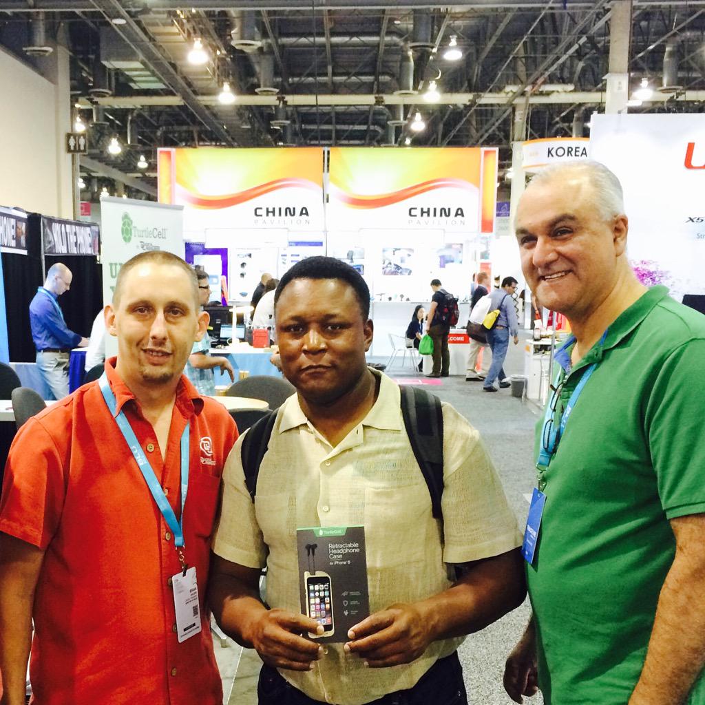 TurtleCell's tweet image. Thanks for stopping by our booth today @BarrySanders, let us know what you think of your TurtleCell!
