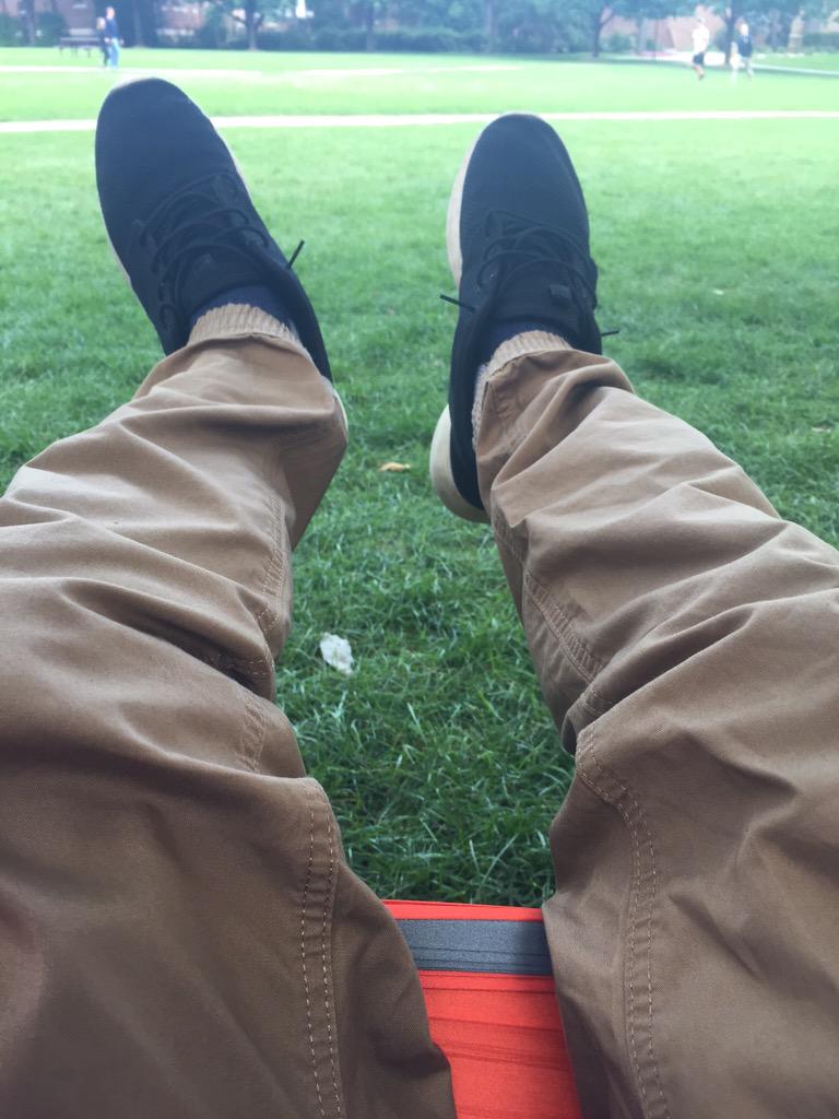 mooersey's tweet image. @USTMocking laying out with a bunch of mock beauties in the quad