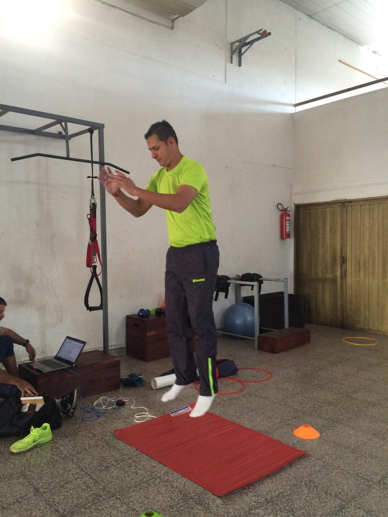 rcacerespf's tweet photo. Probando ...probando.. #FotocelulasDeVelocidad #PlataformaDeSalto #ProJump #Procell @J_Sosa18 @MiguelPavani http://t.co/l3On02gg7H