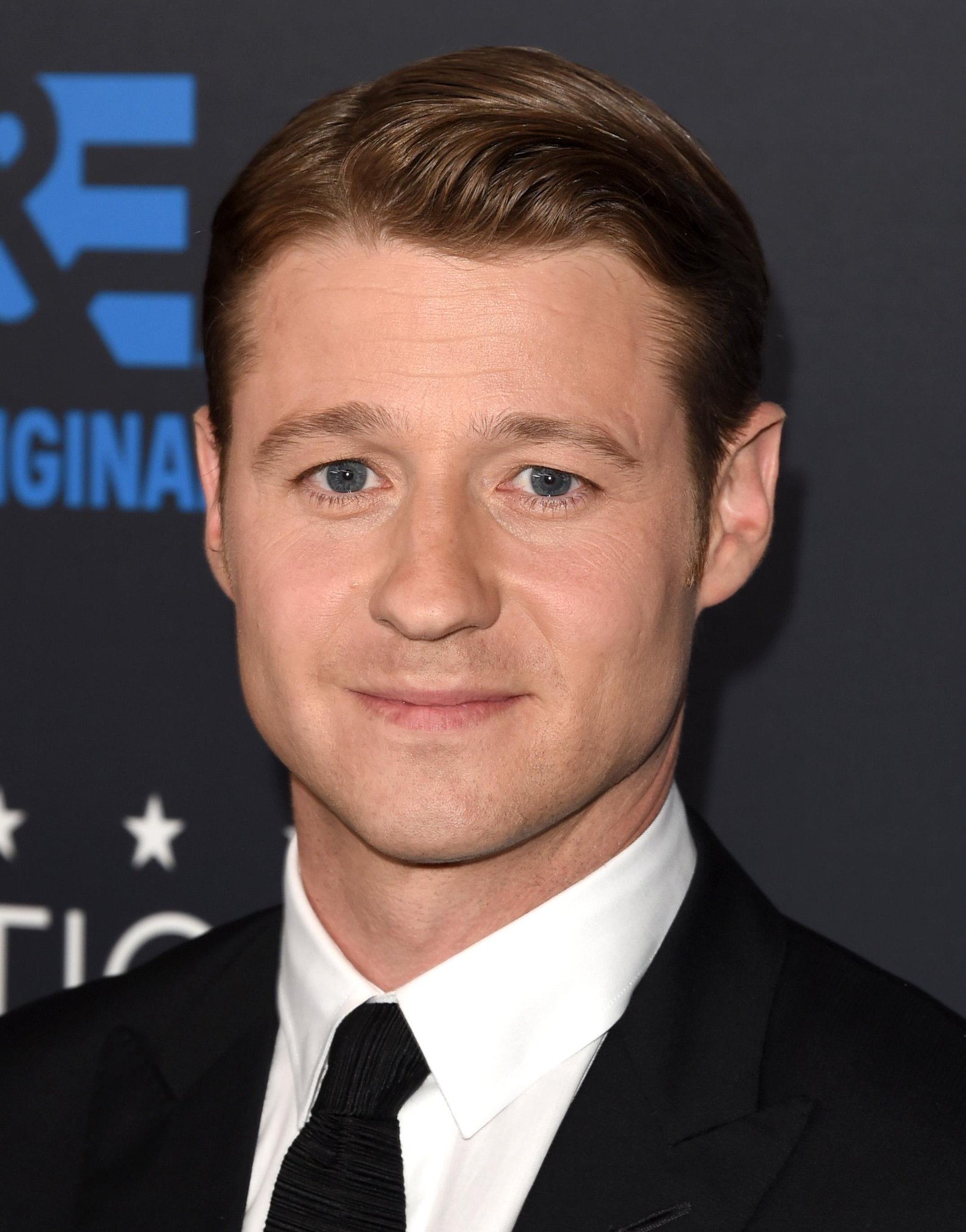  ReinaaRoyale: Happy birthday to and star Ben McKenzie 