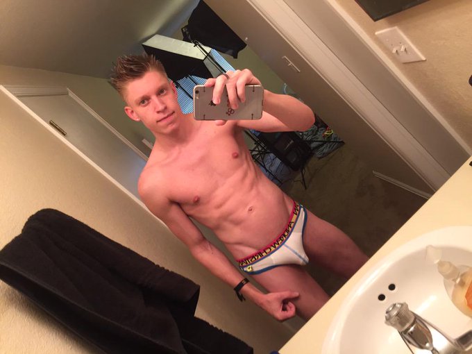 Online right now - http://t.co/wGhKSQOWeG #gay #twink #bigcock http://t.co/w2uc7CdQ7G