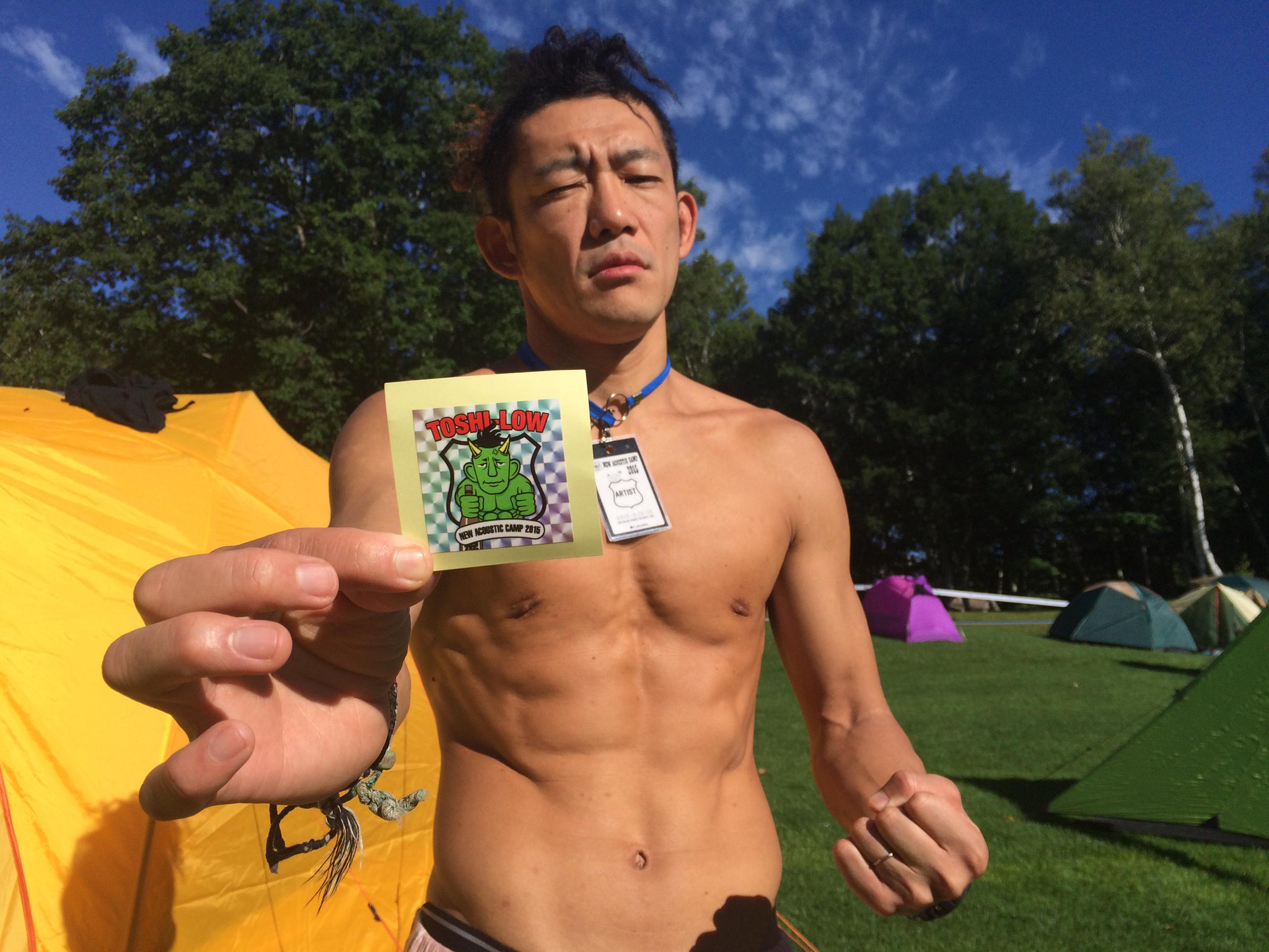 Newacousticcamp 大きな声であいさつしよう Toshi Low鬼 さんに お腹の中から大きな声でごあいさつできたお友達 小学生以下 鬼さんとの約束と勇気の証にステッカーがもらえるぞっ おいでよ ニューアコ Oau 鬼と約束 Http T Co