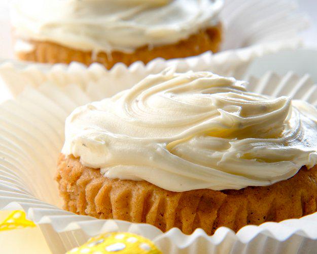 theblendergirl's tweet photo. These #ALLERGYFRIENDLY #GLUTENFREE #VEGAN #CUPCAKES from @OrganicCupcakes are a #gamechanger http://t.co/9njpRJu3PP http://t.co/dbzm0oRXcy