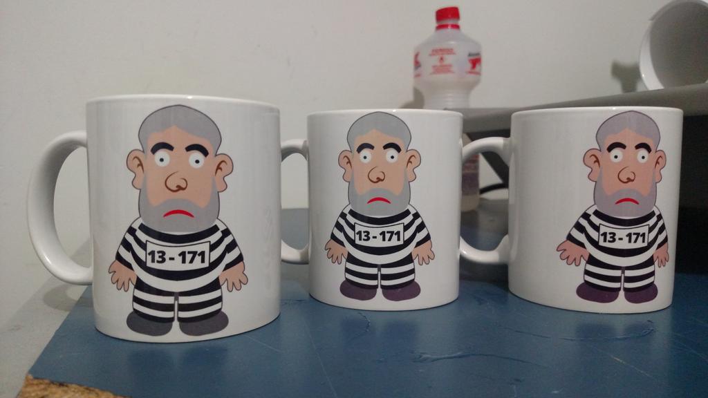 Olha que massa que eu comprei! 
Quem se interessar eu posso passar o contato da loja via inbox.
#Lula171NaPF