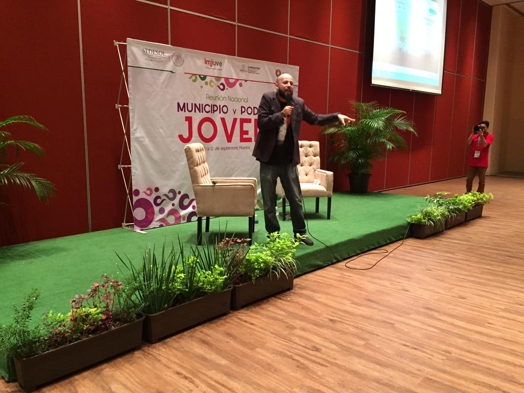 IDJuventud's tweet photo. Comienza la conferencia con @claudiotelehit en Cuernavaca #SoyPoderJoven @YorchHerrera http://t.co/FZpmzSK986