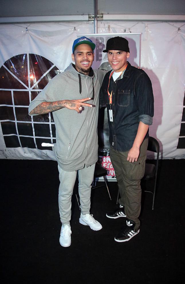 ChrisBrownSCOOP's tweet photo. Chris Brown x #TeamBREEZY http://t.co/ycRUfvt0EX