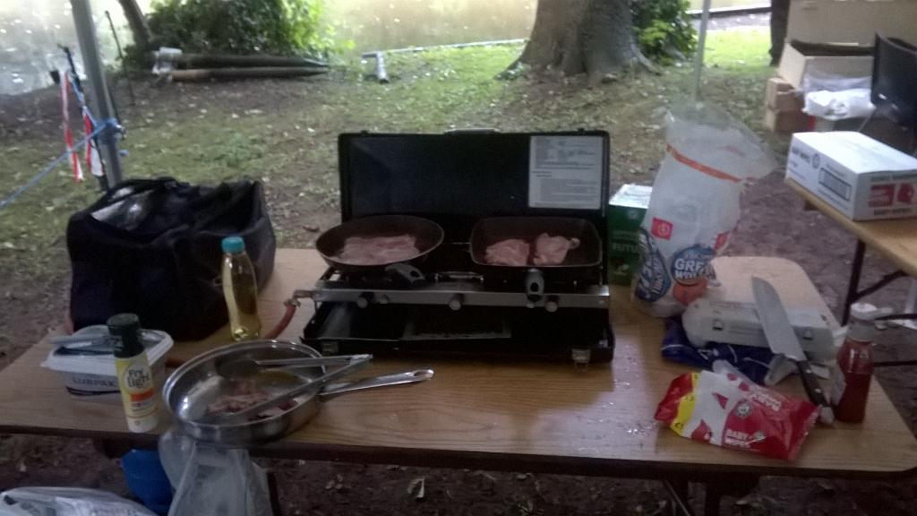 Alex_Timney's tweet image. Put behind the stove as normal #RHRP