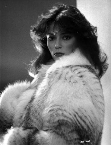 A happy FURRY BIRTHDAY to English-born Australian actress Rachel Ward, best known for her part in The Thorn Birds. 