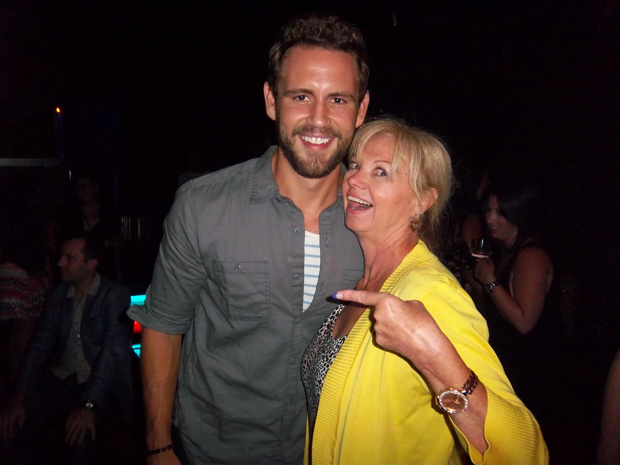 DesignDisrupted - Nick Viall Bachelorette 11 - Fan Forum - Thread #18 - Page 9 COr8o7wUsAADb0R